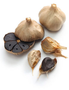 Black Garlic hat viele positiven Eigenschaften Wirkstoffe von schwarzen Knoblauch